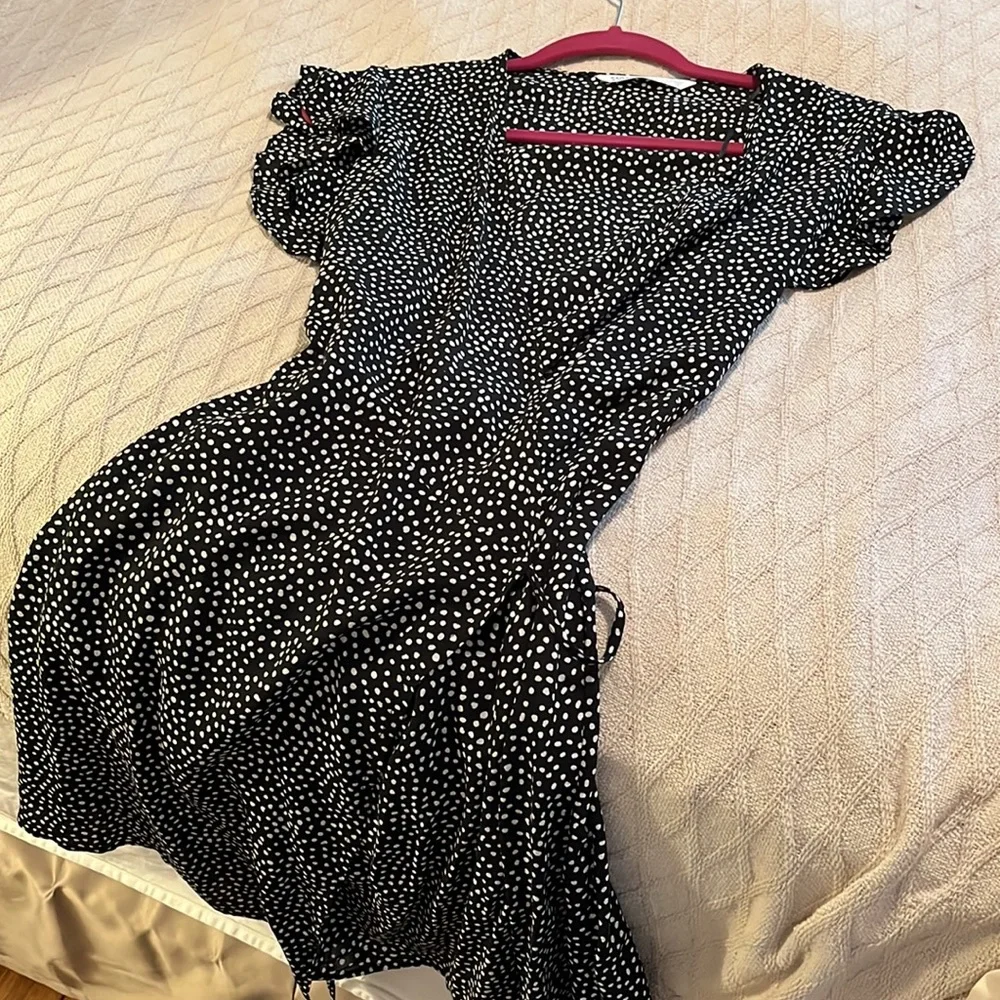 Zara Basic Wrap Top - Picture 10 of 13